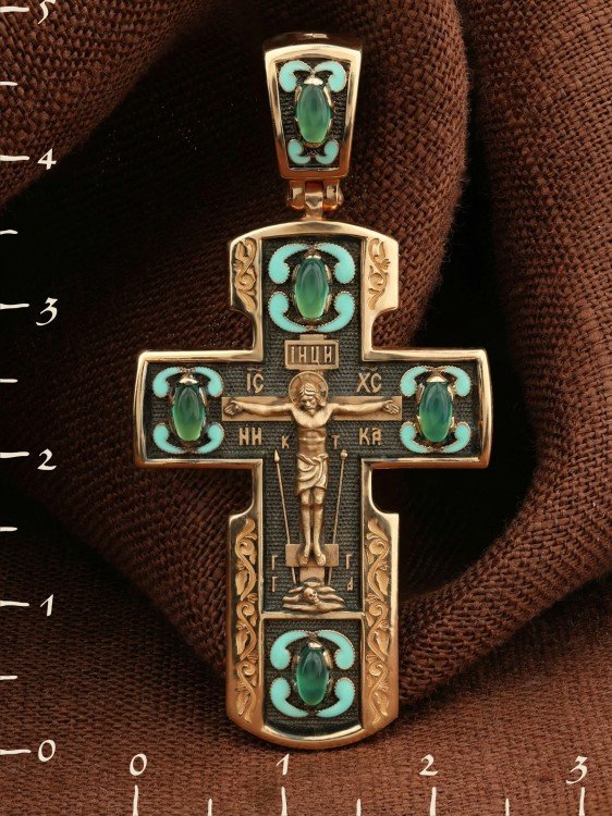 Крест из золота c эмалью и хризопразом
