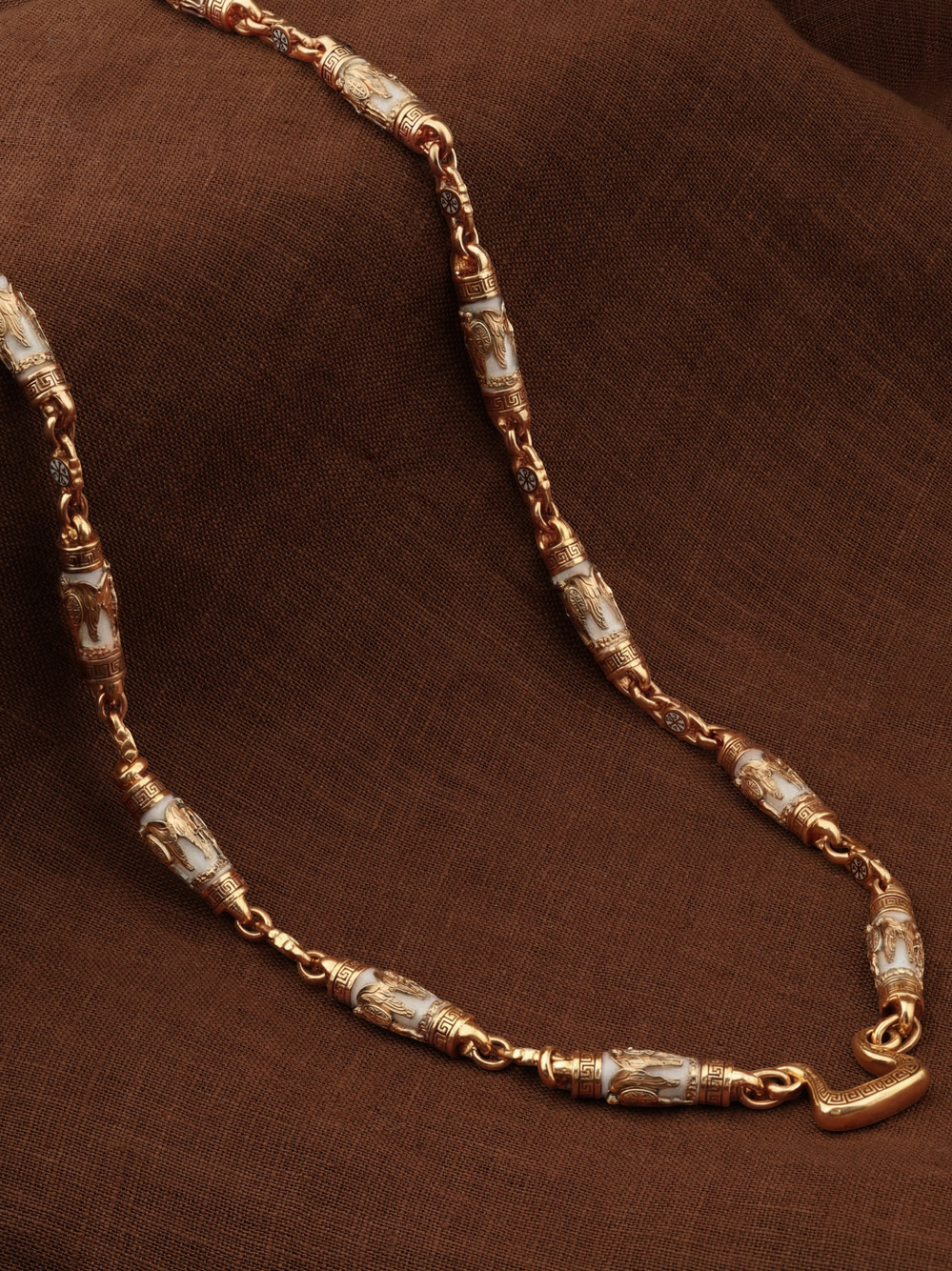 Цепь из золота c эмалью и бивнем мамонта