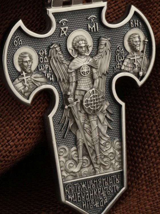 Крест из белого золота