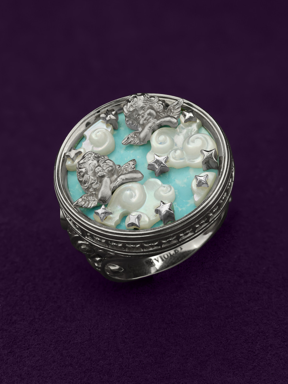 Кольцо из белого золота c бирюзой и перламутром