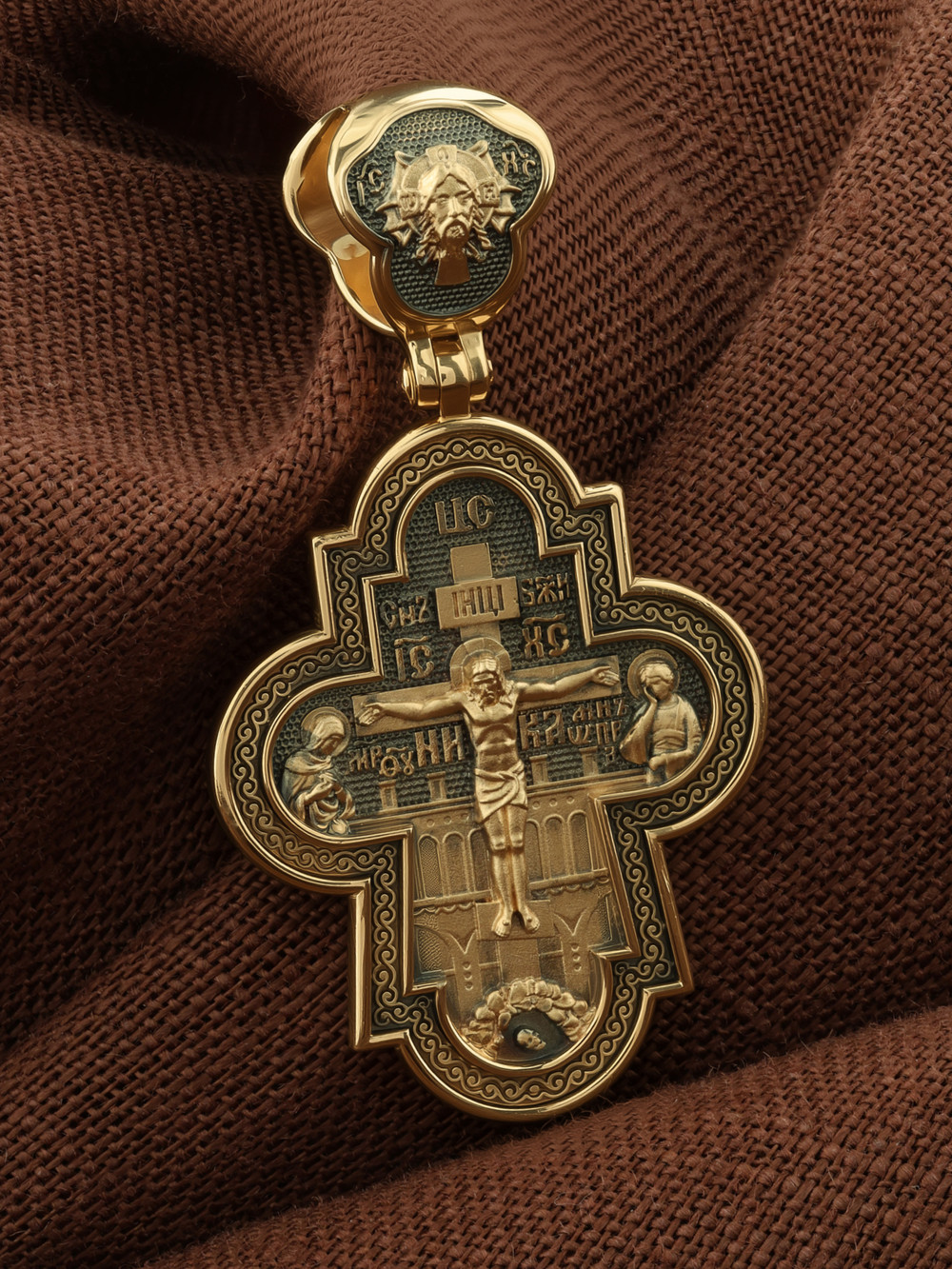 Крест из лимонного золота