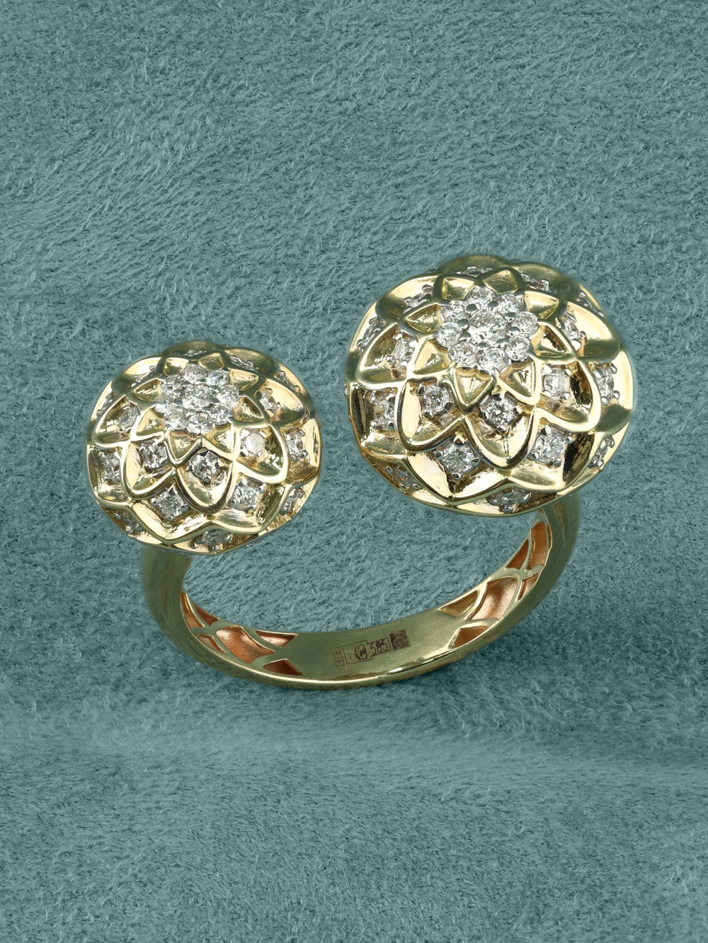 Кольцо из лимонного золота c бриллиантами