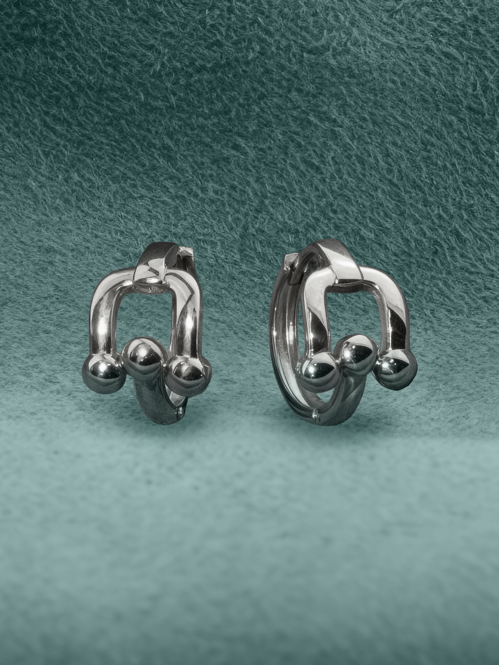 Серьги из белого золота