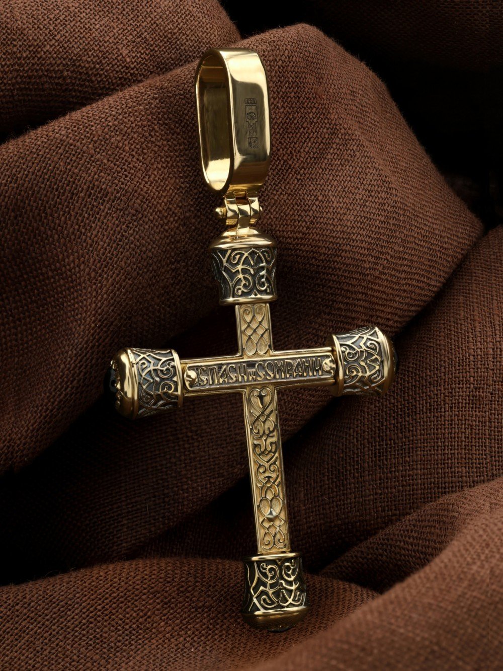 Крест из лимонного золота c ониксом