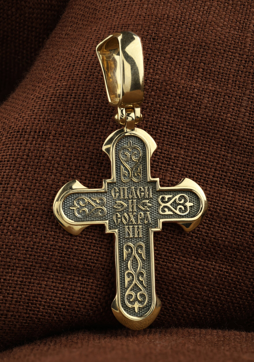 Крест из лимонного золота