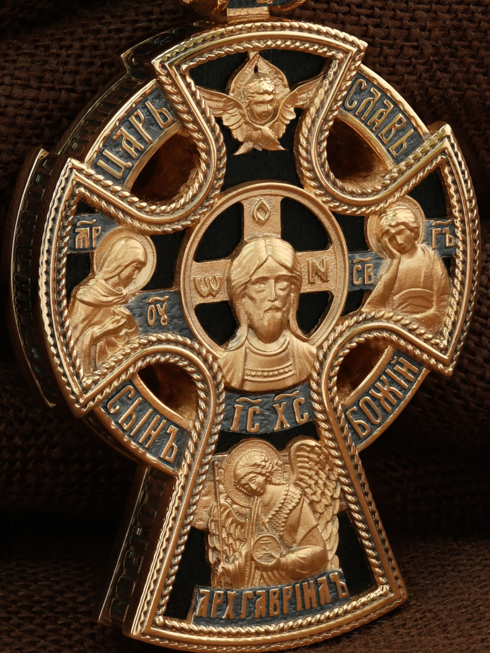 Крест из золота c эбеновым деревом