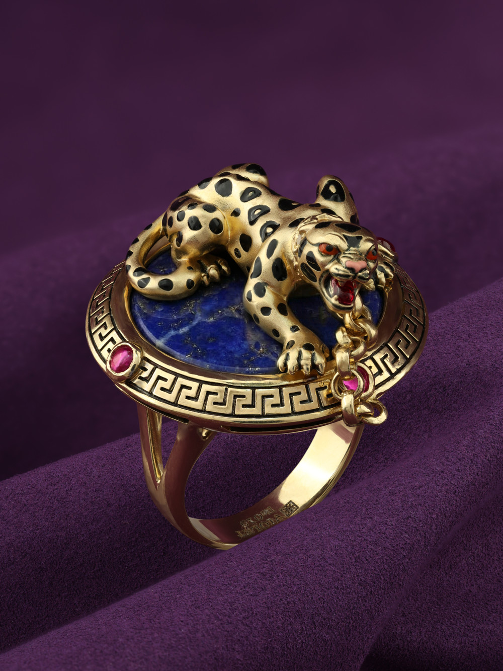 Кольцо из лимонного золота c эмалью, рубином и лазуритом