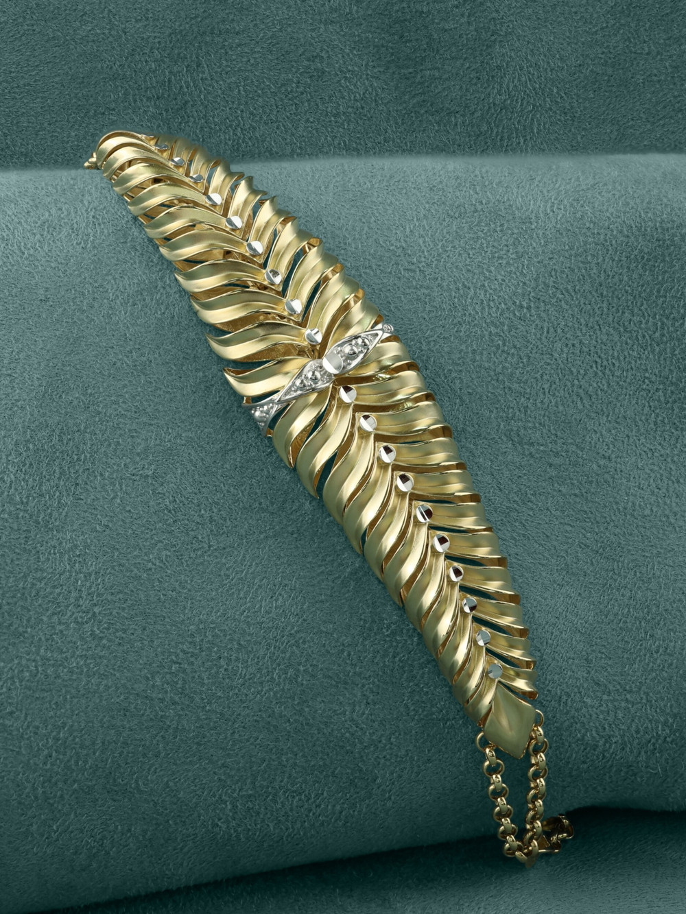 Браслет из лимонного золота