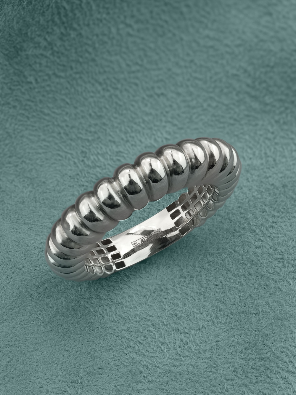 Кольцо из белого золота