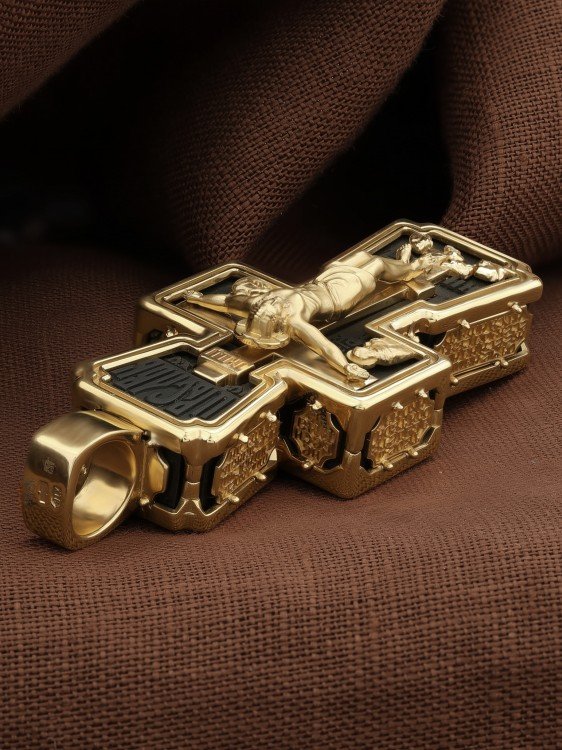 Крест из лимонного золота c эбеновым деревом