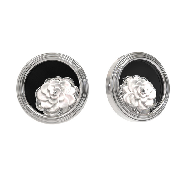 Серьги из белого золота c ониксом и перламутром