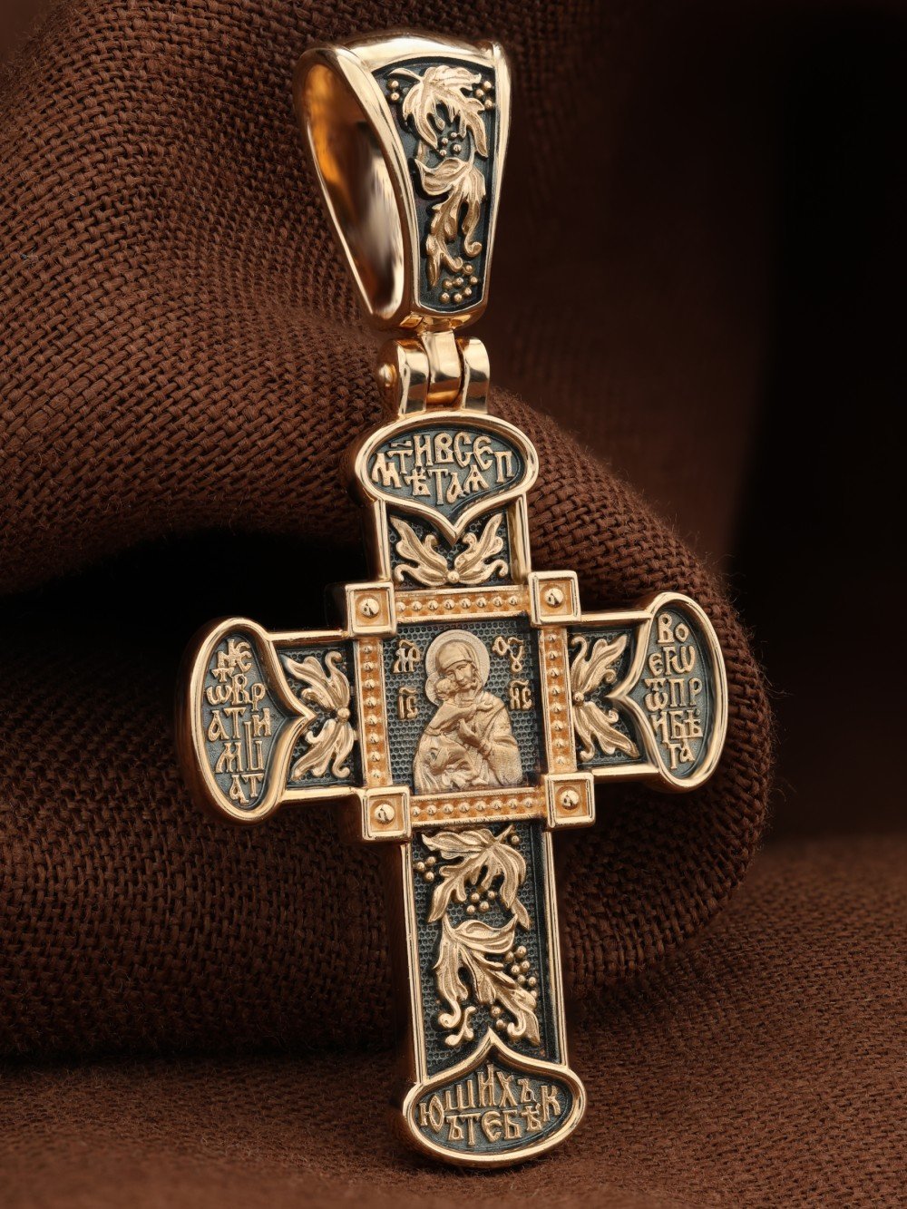 Крест из золота