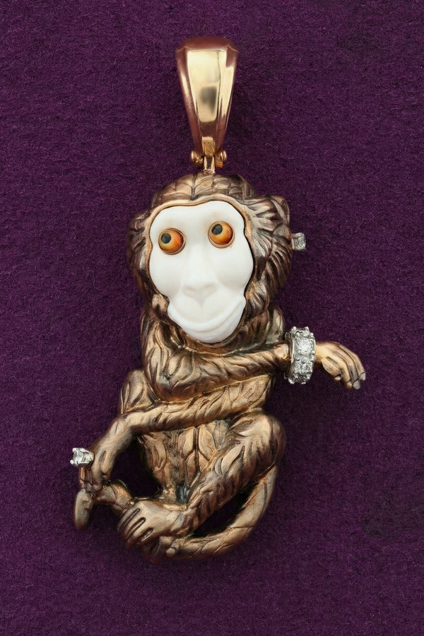 Подвеска из золота c эмаль , бриллиантами, рубином и бивнем мамонта