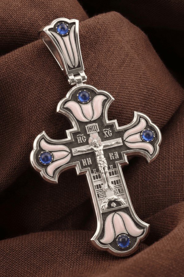 Крест из белого золота c эмаль и сапфиром