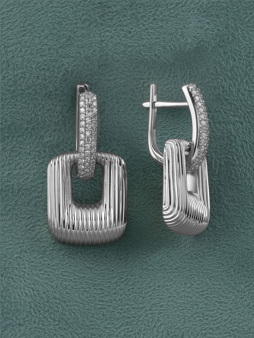 Серьги из белого золота c бриллиантами