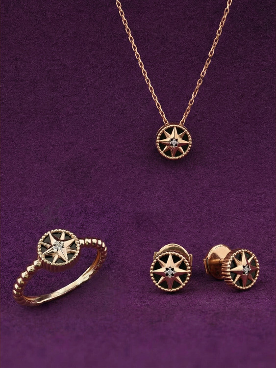 Колье из золота c бриллиантами и ониксом