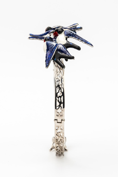 Браслет из белого золота c эмалью