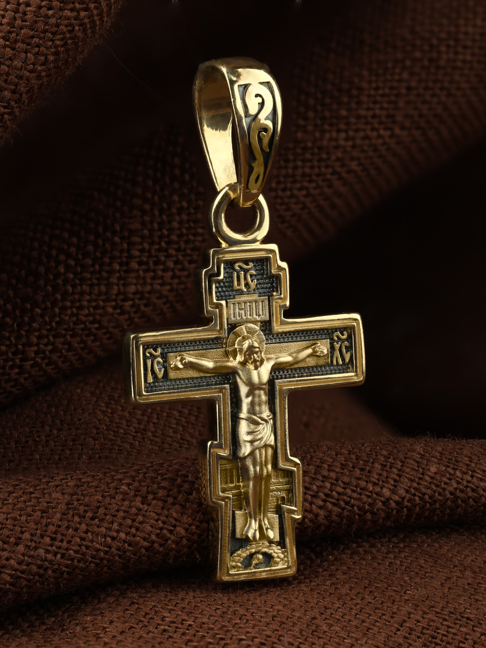 Крест из лимонного золота