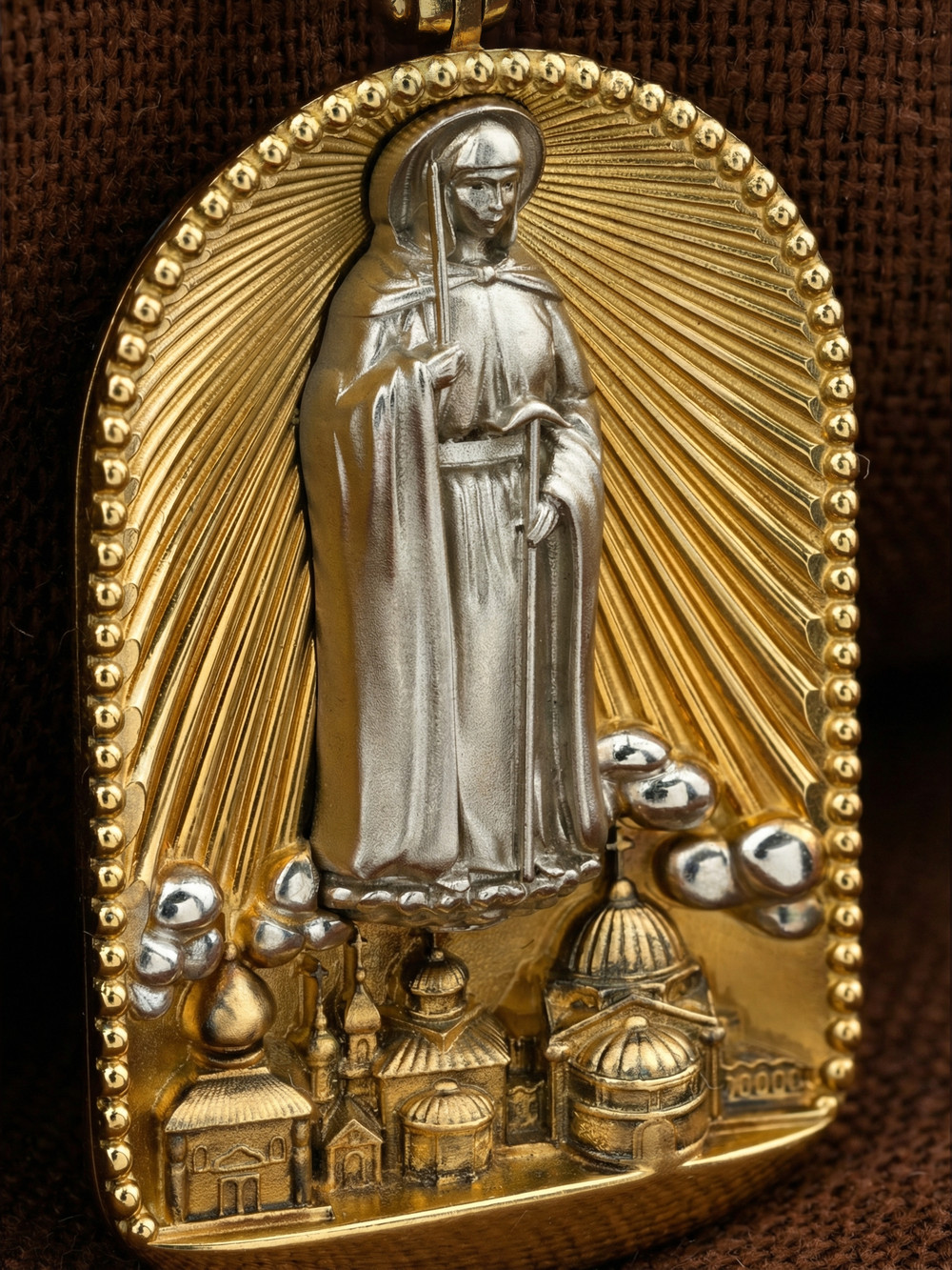 Образок из лимонного золота c эмаль