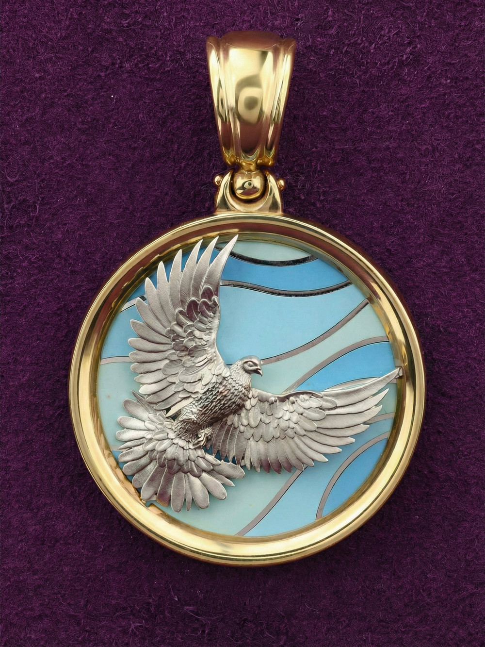 Подвеска из лимонного золота c эмалью