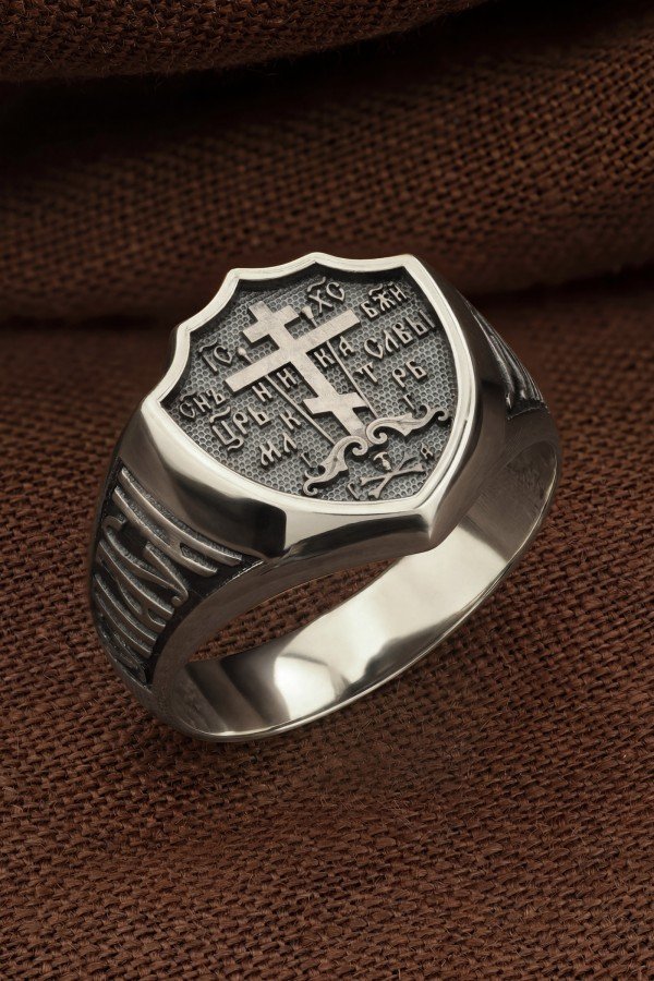 Кольцо из белого золота