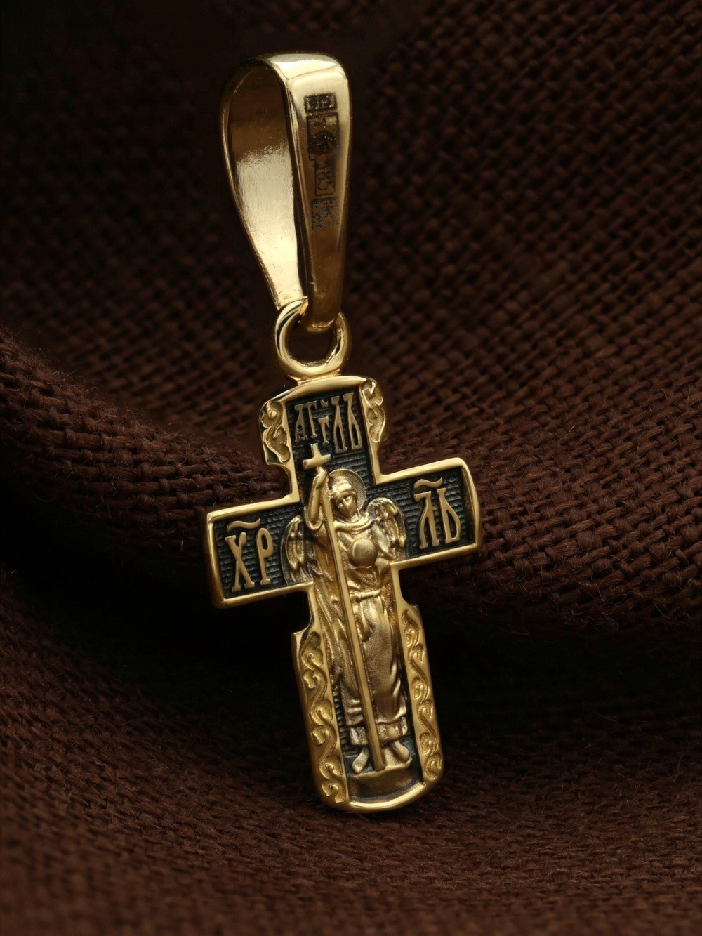 Крест из лимонного золота