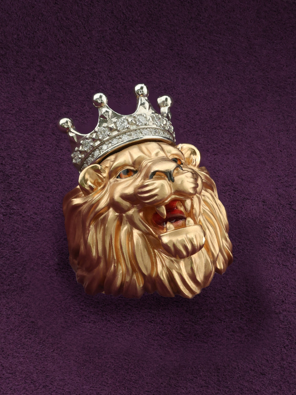 Кольцо из золота c эмаль и бриллиантами