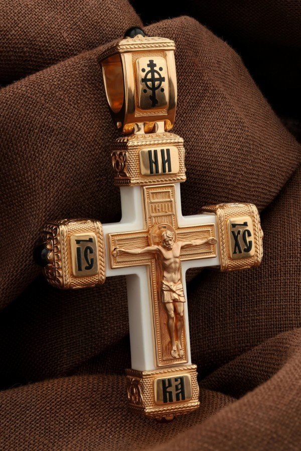 Крест из золота c эмаль , ониксом и бивнем мамонта